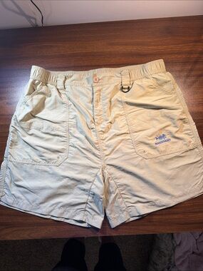 Bass dash Women's Cargo Fishing Shorts in Light Khaki